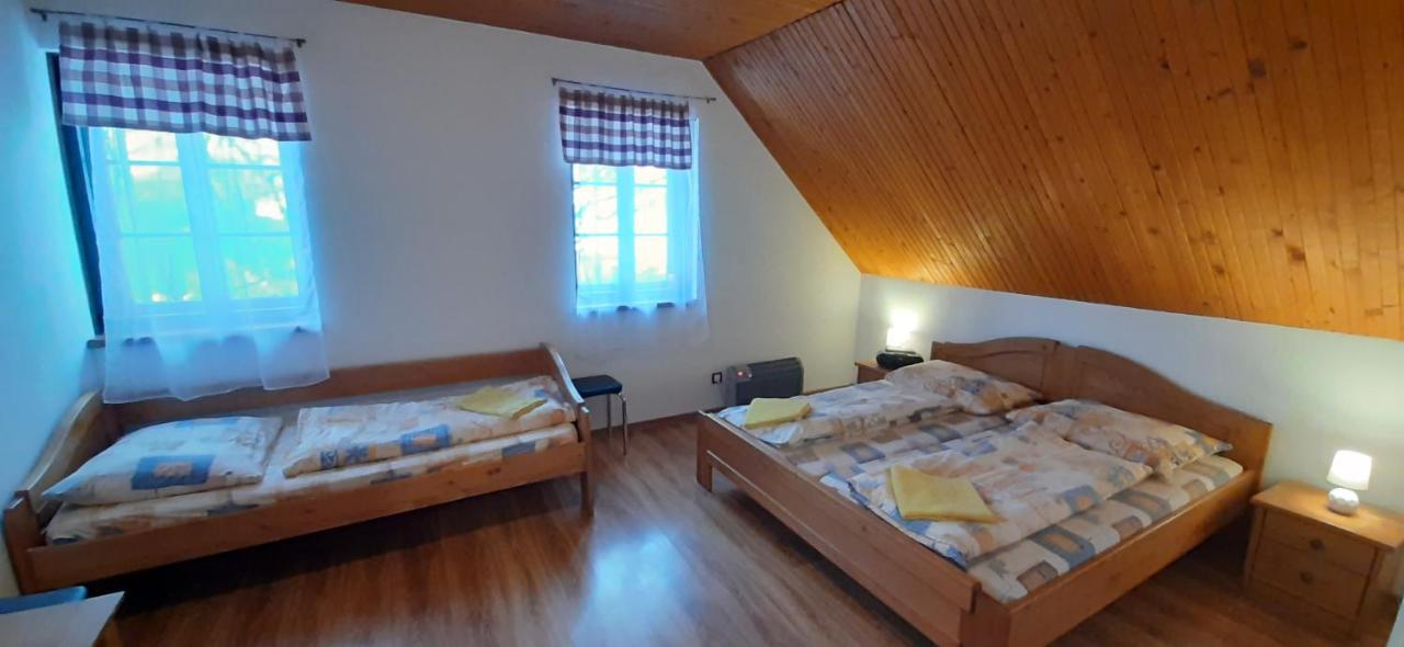 Penzión Jánošíkova Krčma Ruzomberok Exterior foto