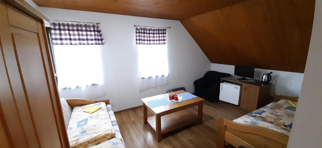Penzión Jánošíkova Krčma Ruzomberok Exterior foto